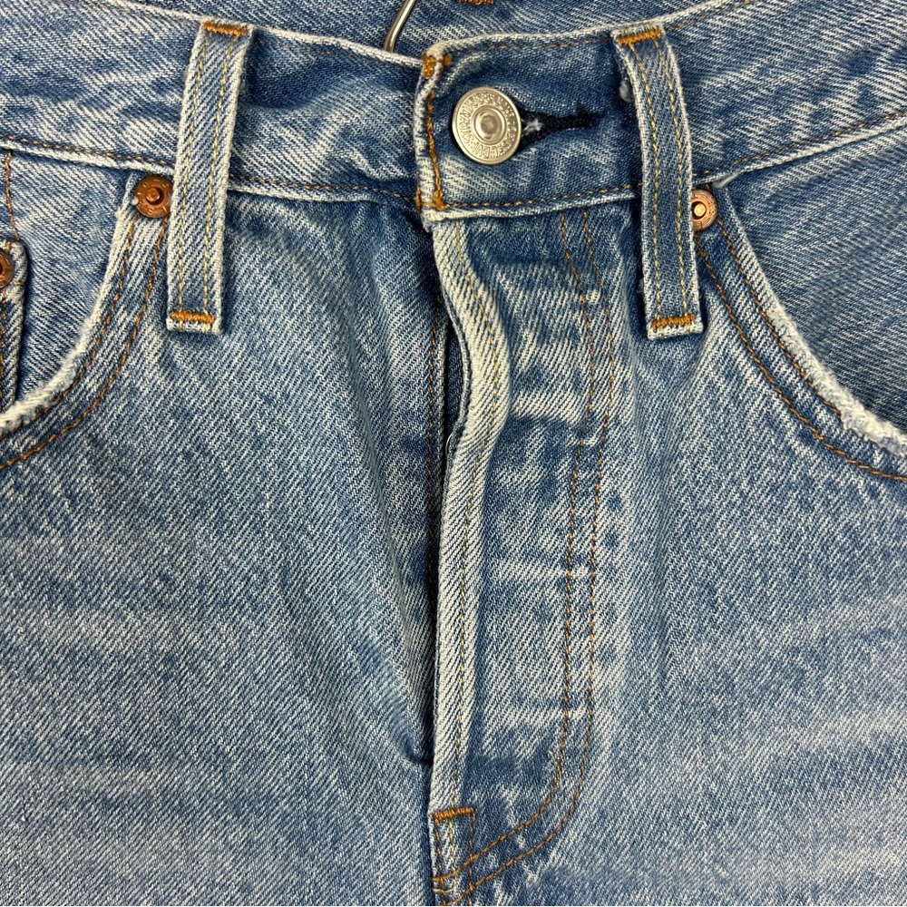 Levi’s Distressed Denim Cutoff Shorts Size 27 - Picture 7 of 11